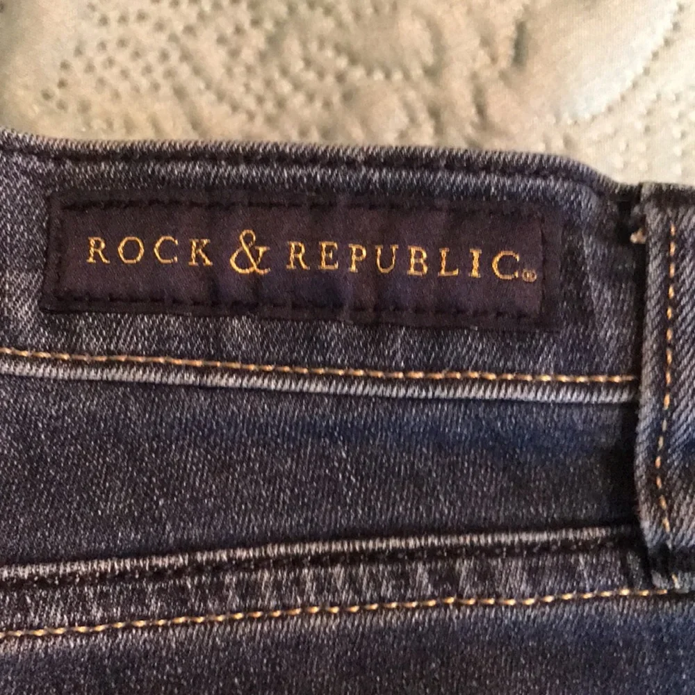 Ladies size 12 jeans by rock and republic. Wonderful condition! Super cute! - Picture 3 of 9